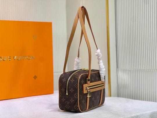 LV BAG Vintage M46313 25.5x15x10cm cs