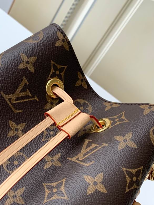 LV Bucket bag M46581