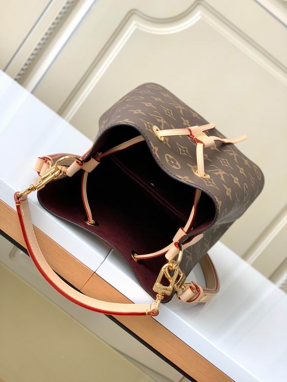 LV Bucket bag M46581