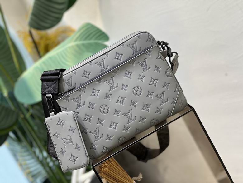 LV BAG Messenger bag M46603 25X18.5X7cm XM