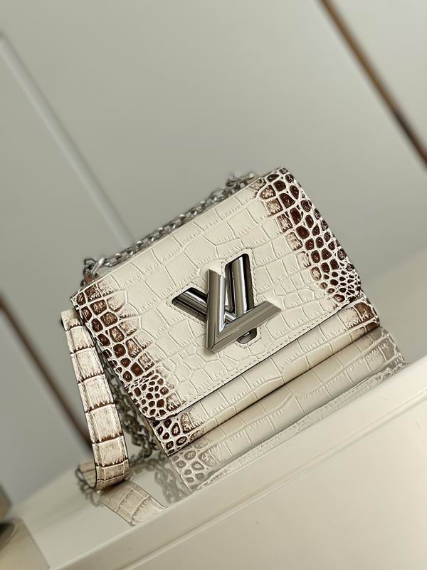 LV BAG Twist M50332 19x15x9cm CN