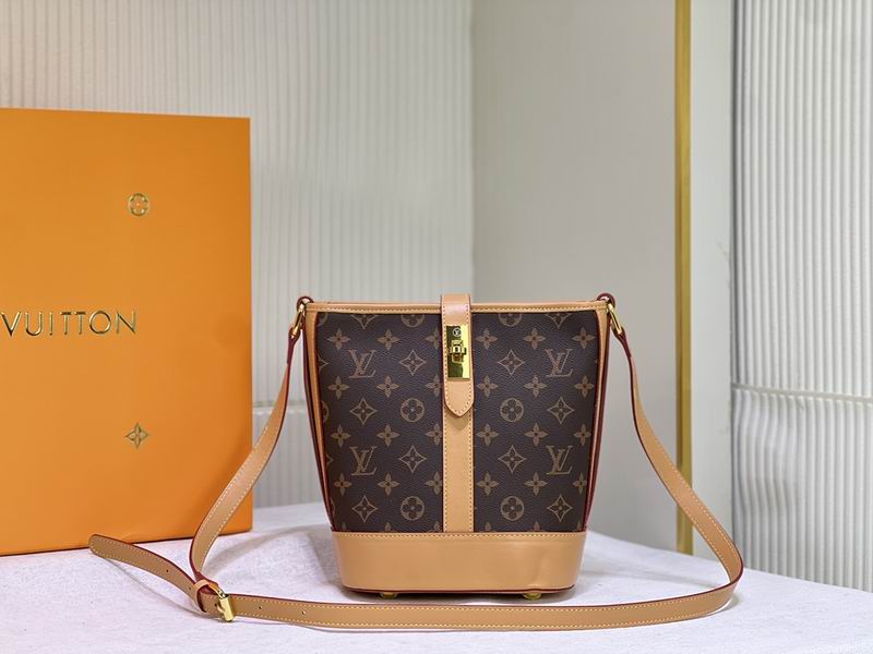 LV BAG Neo M51462 19x24x13cm cs