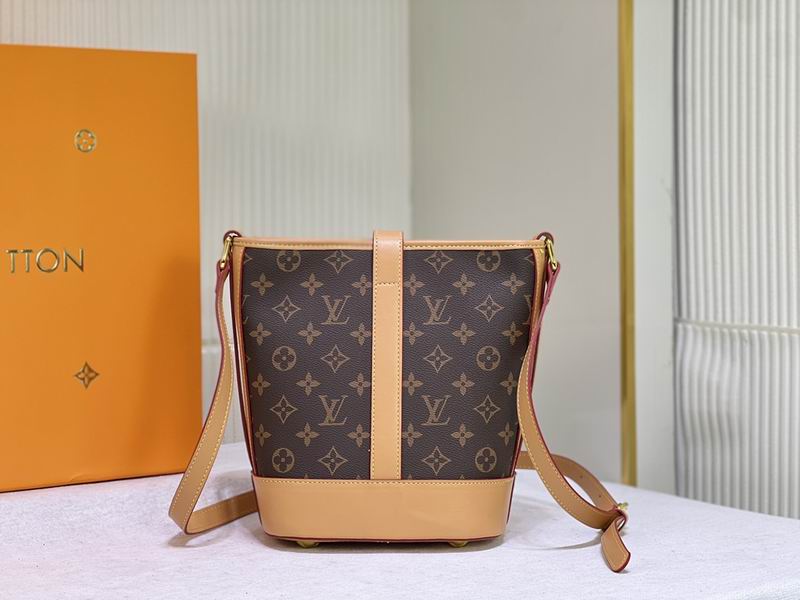 LV BAG Neo M51462 19x24x13cm cs