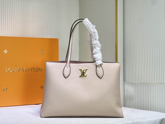 LV BAG Lockme M57345 42x28x15cm