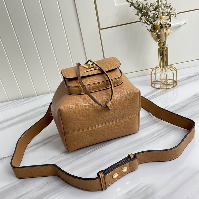 LV Bucket bag M5768801