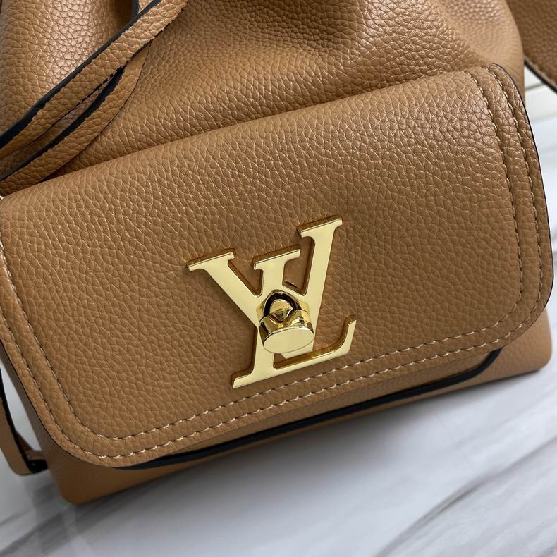 LV Bucket bag M5768801