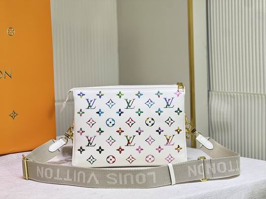 LV BAG Coussin M57782 26x20x12cm