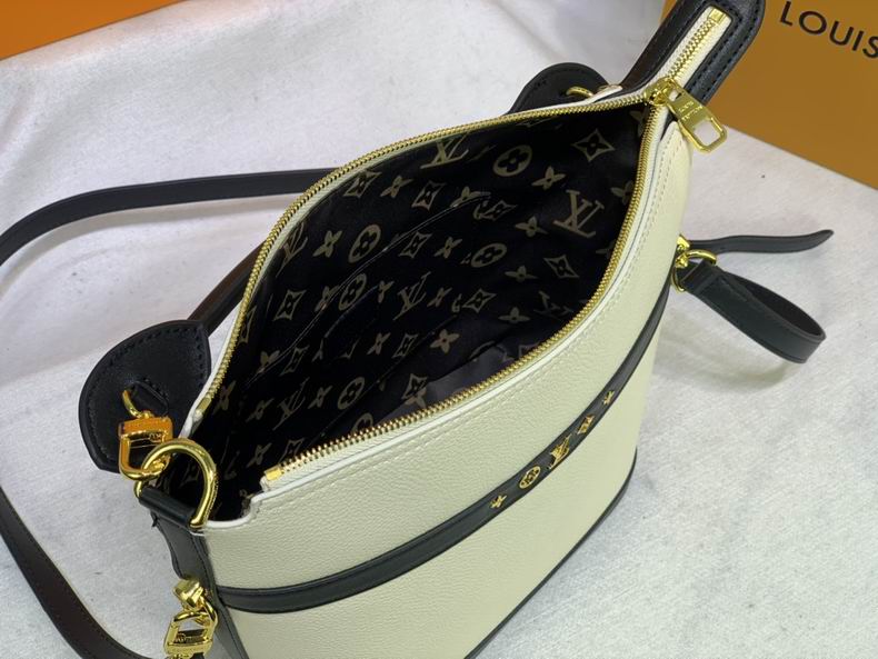 LV Bucket bag M57934