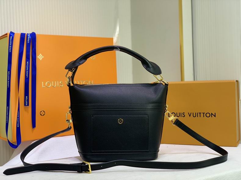 LV Bucket bag M5793401