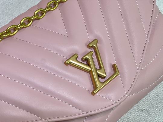 LV BAG New Wave M58549 24x14x9cm cs1