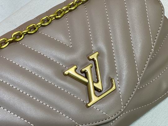 LV BAG New Wave M58550 24x14x9cm cs