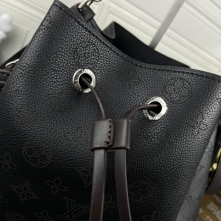 LV Bucket bag M59554