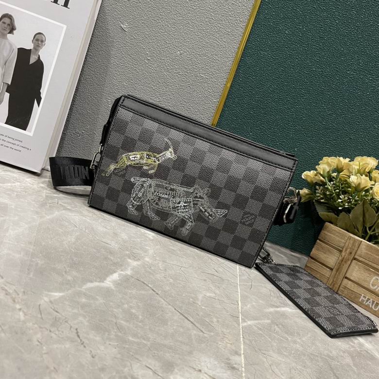 LV BAG Messenger bag M64608 22X14.5X4.5cm YG