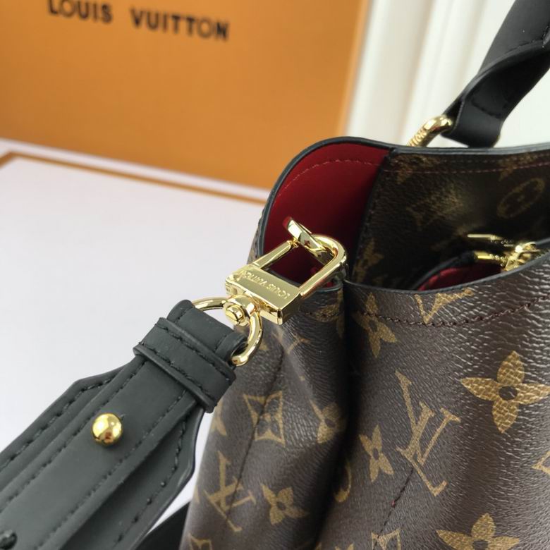 LV BAG Spring Stret M66156 30X24X13 ww