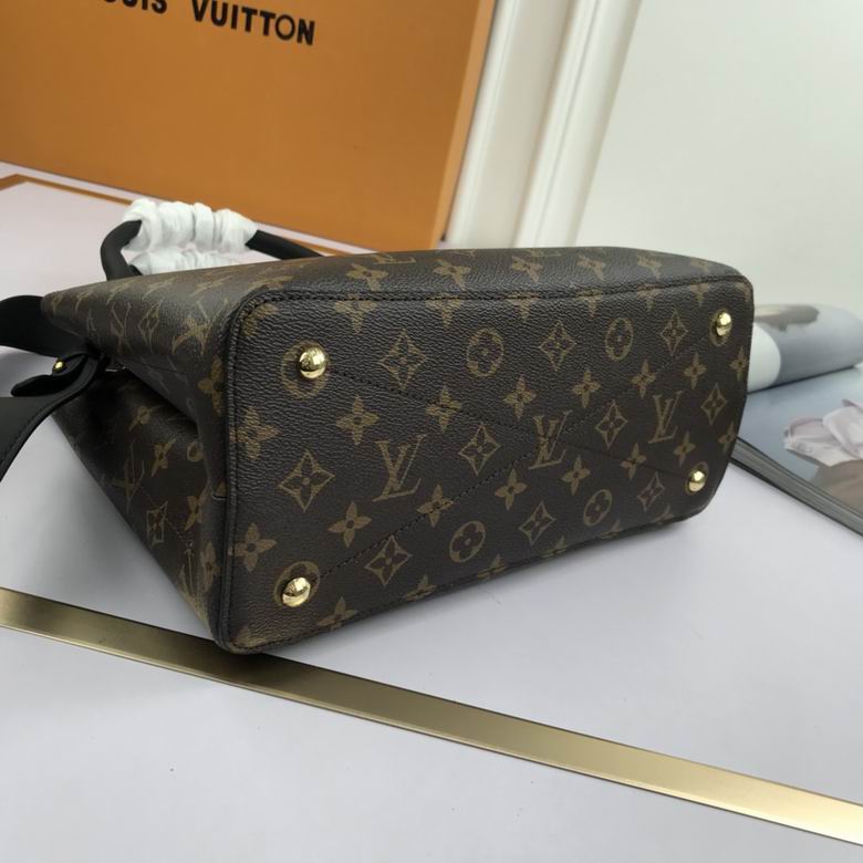 LV BAG Spring Stret M66156 30X24X13 ww