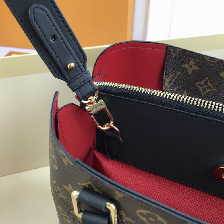 LV BAG Spring Stret M66157 30X21X13 WW