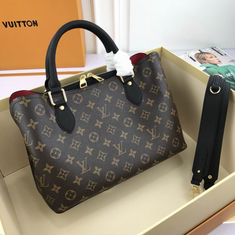 LV BAG Spring Stret M66157 30X21X13 WW