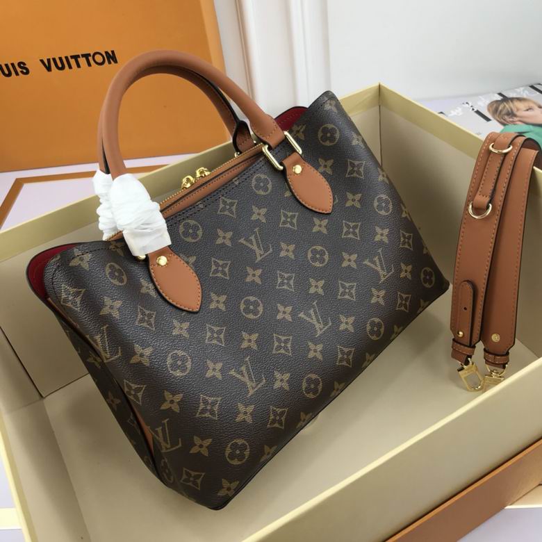 LV BAG Spring Stret M66157 30X21X13 WW