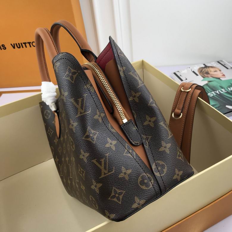 LV BAG Spring Stret M66157 30X21X13 WW