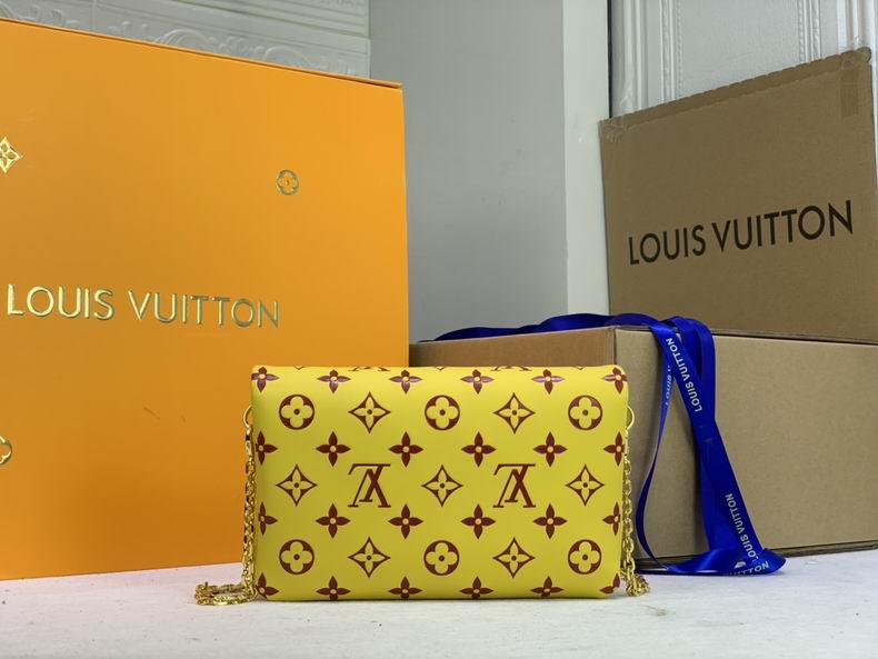 LV BAG Pochette Metis M67695 20x14x8 cm cs