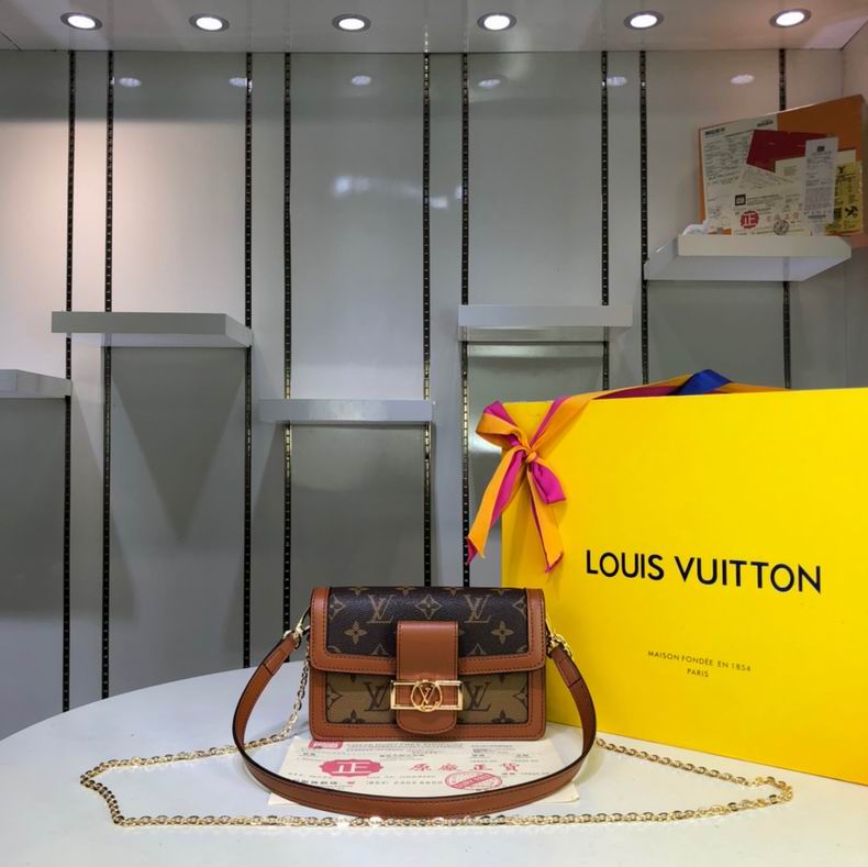 LV BAG Dauphine M68748 20x15x6 cm