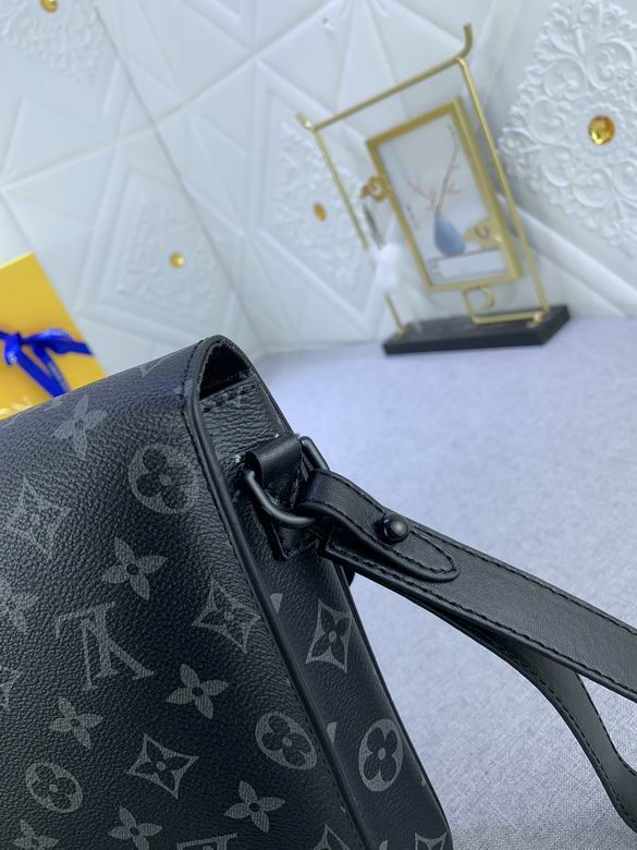 LV BAG Messenger bag M80560 27X21X3.5cm YG