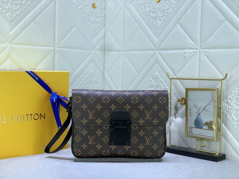 LV BAG Messenger bag M80560 27X21X3.5cm YG