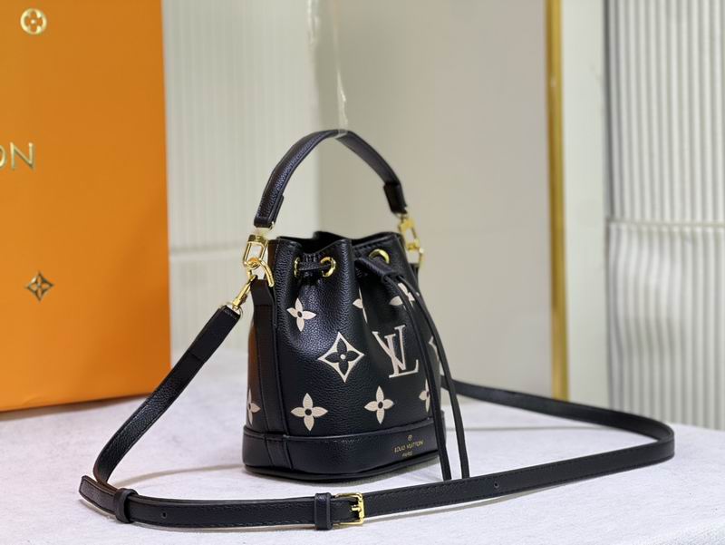 LV BAG Nano Noe M81266 13x16x10cm ss