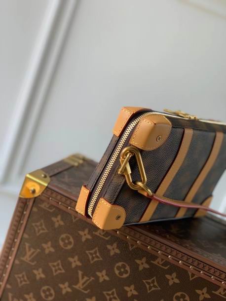 LV BAG Soft Trunk M81580 22.5x14x5cm CN