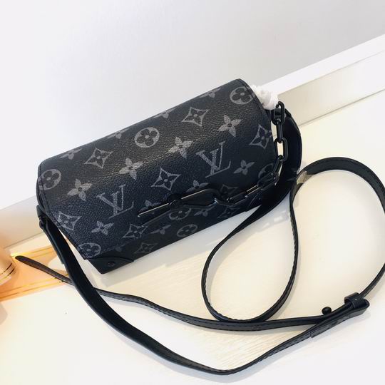 LV BAG Steamer M81746 18x11x6.5cm