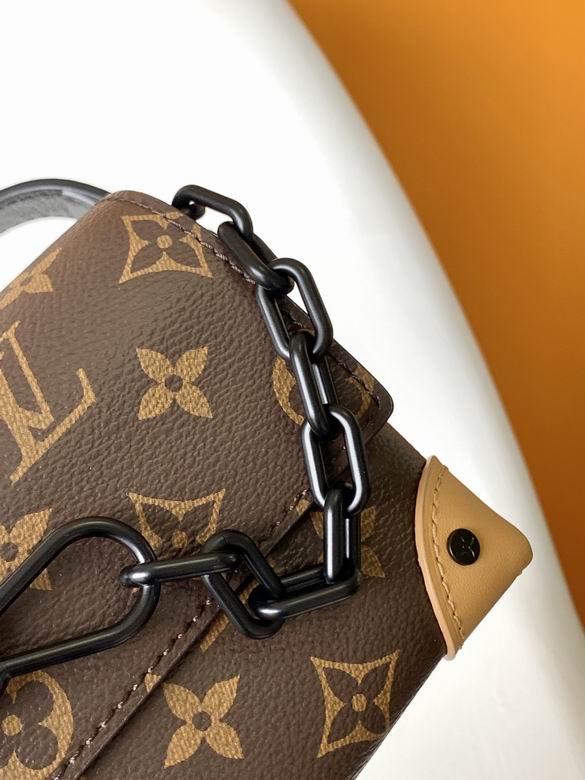 LV Chest pack M81783 18X11X6.5cm XM