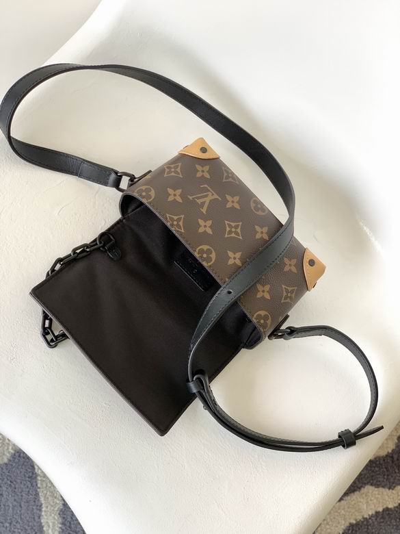 LV Chest pack M81783 18X11X6.5cm XM