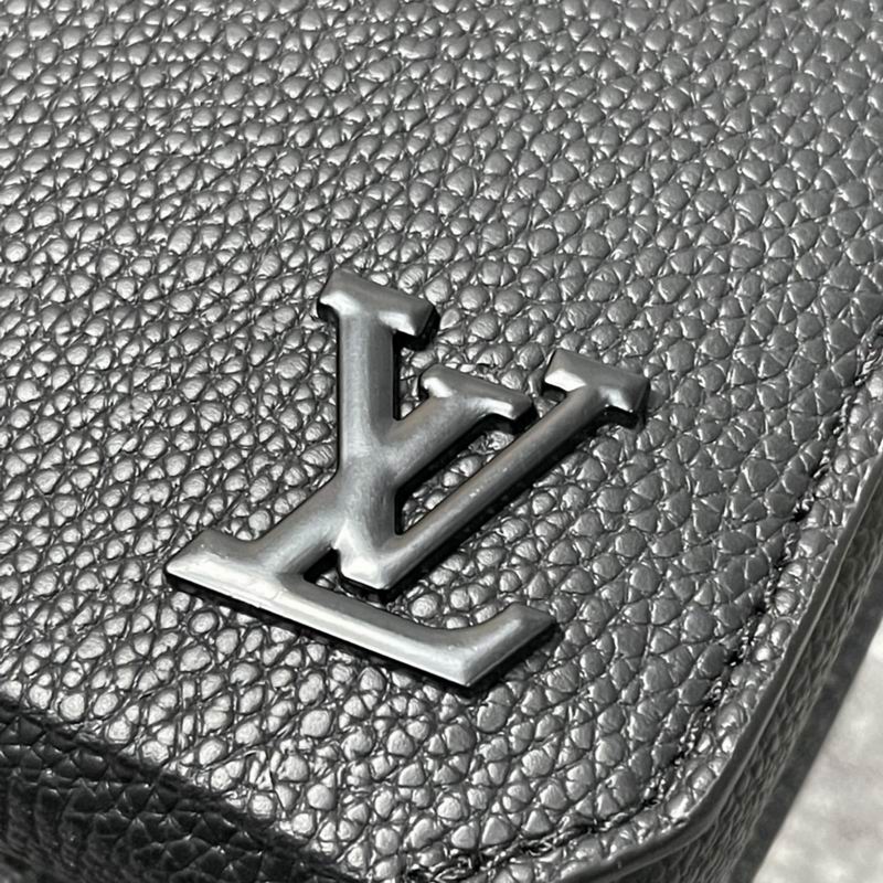 LV BAG Messenger bag Aerogram M82085 17.3x12x7cm ss