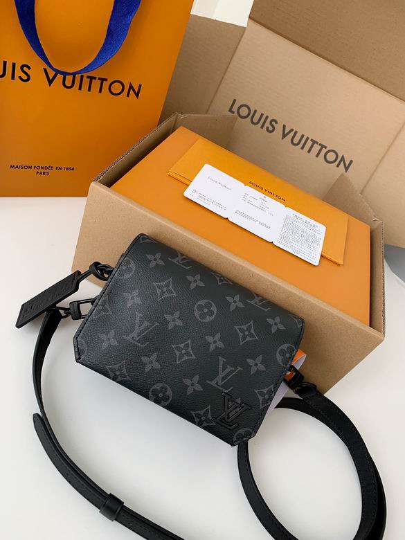 LV BAG Messenger bagM82085 17.3X12X7cm YG