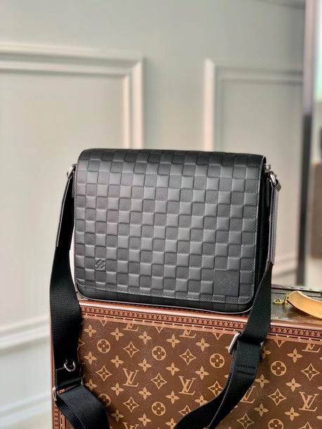 LV BAG District N42711 26x20x7cm CN