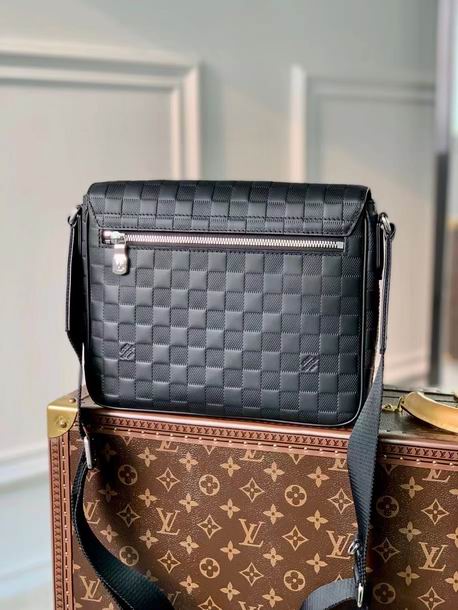 LV BAG District N42711 26x20x7cm CN