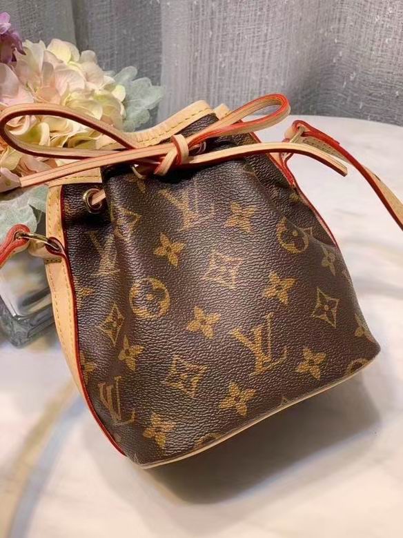 LV Bucket bag WL22191