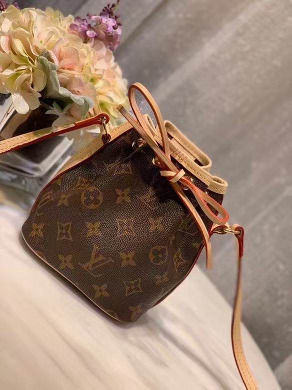 LV Bucket bag WL22191