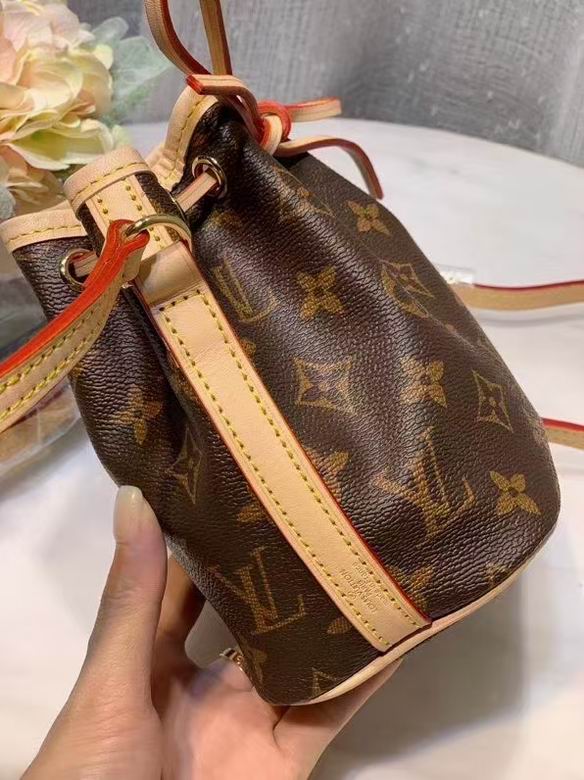 LV Bucket bag WL22191