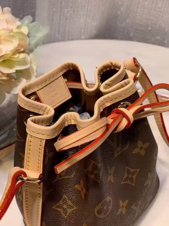 LV Bucket bag WL22191