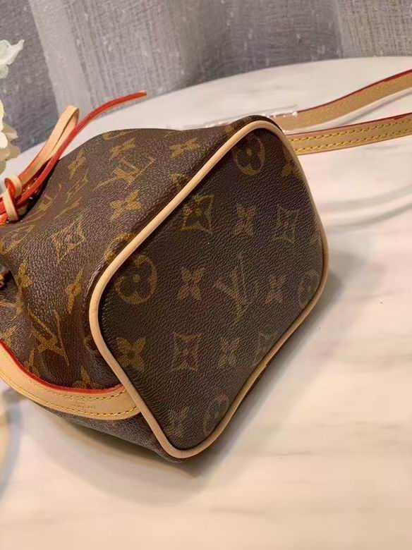 LV Bucket bag WL22191