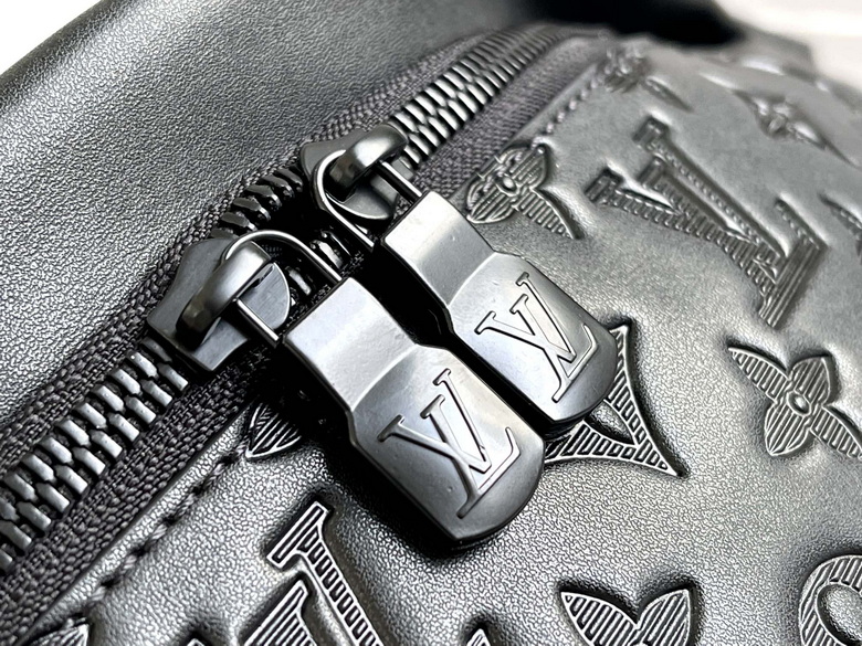 LV Chest pack Discovery m44388 47X20X9cm XM